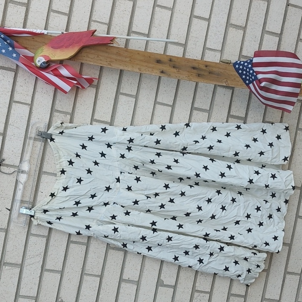 WHITE Skirt/Blue Stars - Picture 3 of 9